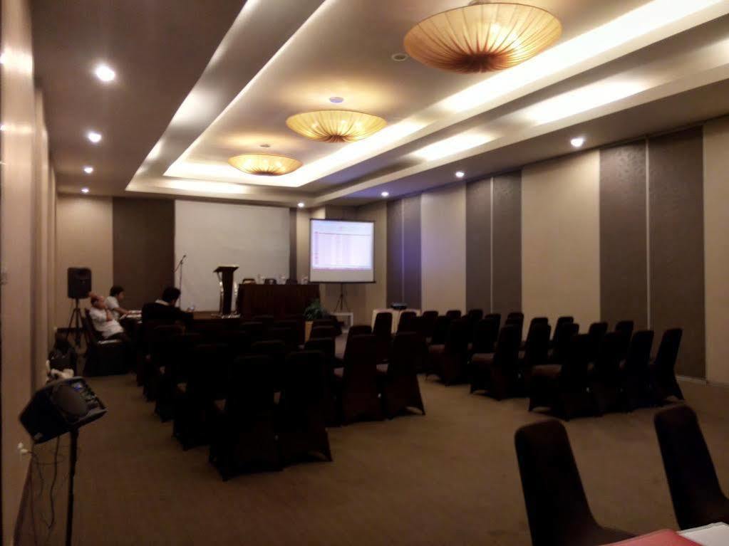 Amaris Hotel Banjar Banjarmasin  Luaran gambar